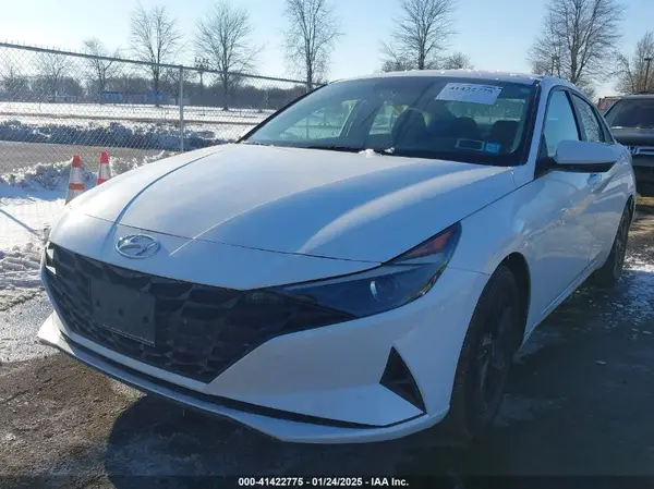 5NPLM4AGXNH066067 2022 HYUNDAI ELANTRA - Image 2