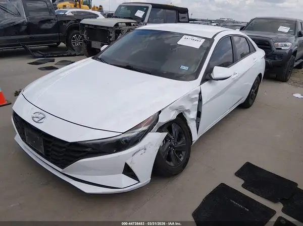 5NPLM4AGXNH068627 2022 HYUNDAI ELANTRA - Image 2