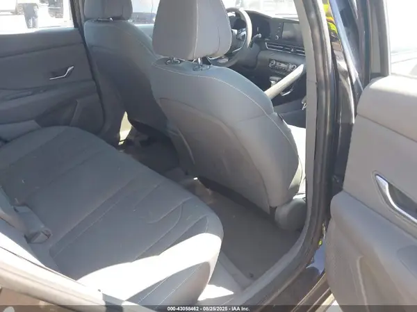 5NPLM4AGXNH070667 2022 HYUNDAI ELANTRA - Image 8