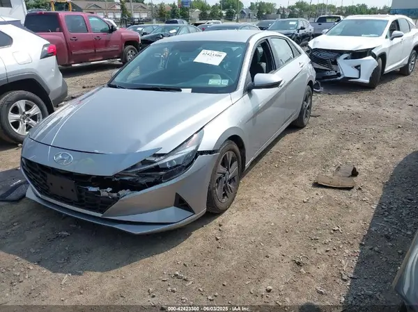 5NPLM4AGXNH075576 2022 HYUNDAI ELANTRA - Image 2