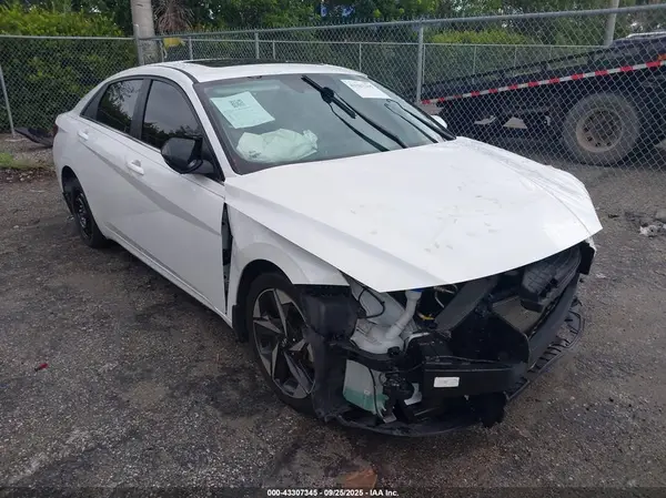 5NPLN4AG0NH060341 2022 HYUNDAI ELANTRA - Image 1