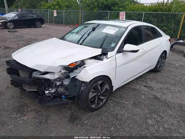 5NPLN4AG0NH060341 2022 HYUNDAI ELANTRA - Image 2