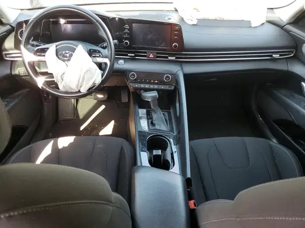 5NPLN4AG1NH055584 2022 HYUNDAI ELANTRA - Image 8