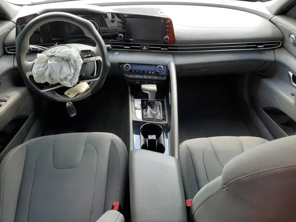 5NPLN4AG1NH062597 2022 HYUNDAI ELANTRA - Image 8