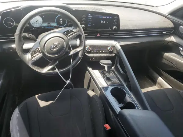 5NPLN4AG1NH074104 2022 HYUNDAI ELANTRA - Image 8