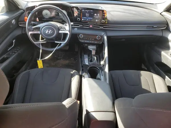 5NPLN4AG1NH075561 2022 HYUNDAI ELANTRA - Image 8