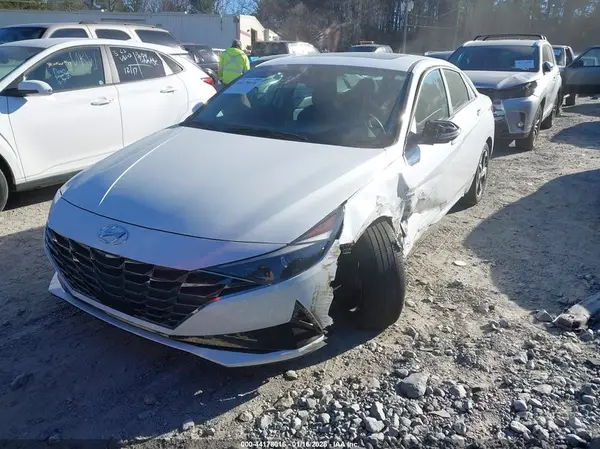 5NPLN4AG4MH023615 2021 HYUNDAI ELANTRA - Image 2