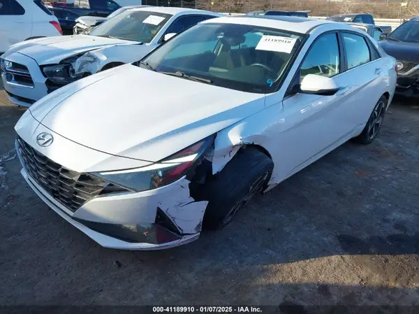 5NPLN4AG4NH056387 2022 HYUNDAI ELANTRA - Image 2