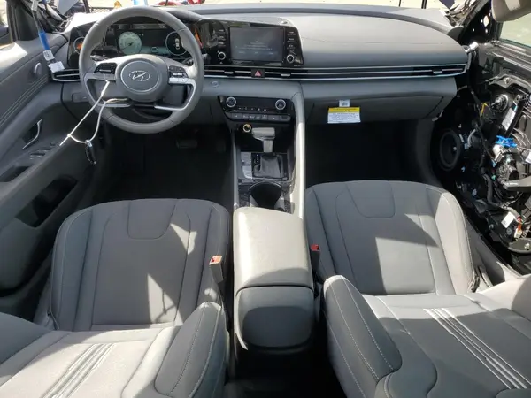 5NPLN4AG6MH043946 2021 HYUNDAI ELANTRA - Image 8