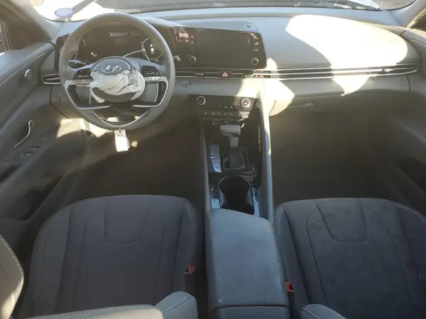 5NPLN4AG6NH067343 2022 HYUNDAI ELANTRA - Image 8