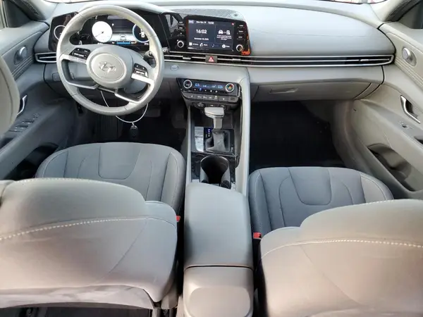 5NPLN4AG6NH067875 2022 HYUNDAI ELANTRA - Image 8