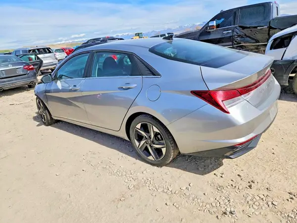 5NPLN4AG6NH067908 2022 HYUNDAI ELANTRA - Image 2