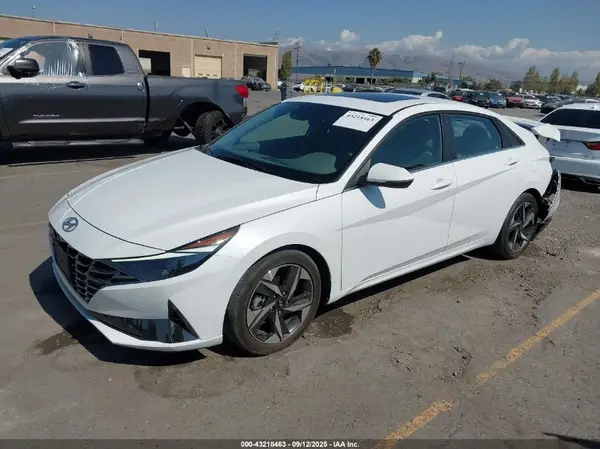 5NPLN4AG6NH077242 2022 HYUNDAI ELANTRA - Image 2