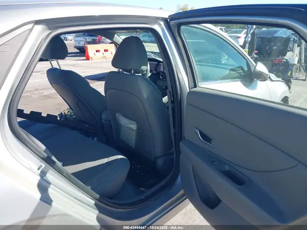 5NPLN4AG8MH026825 2021 HYUNDAI ELANTRA - Image 8