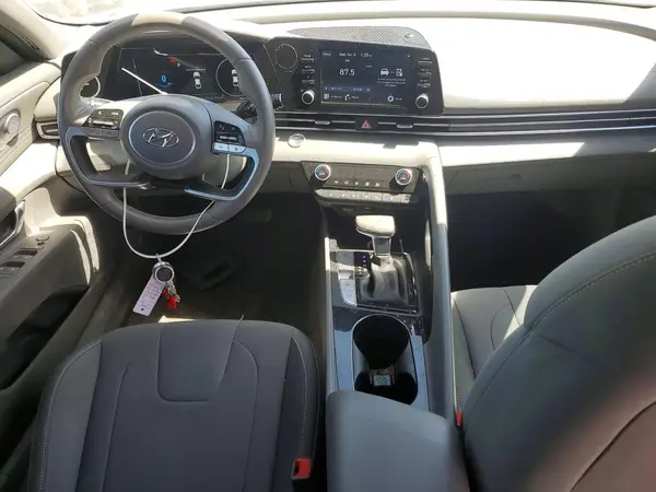 5NPLN4AG8NH067344 2022 HYUNDAI ELANTRA - Image 8