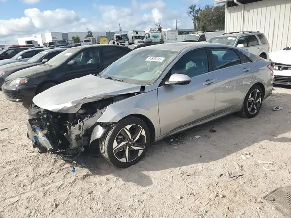 5NPLN4AG9NH069250 2022 HYUNDAI ELANTRA - Image 1