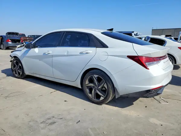 5NPLN4AG9NH073394 2022 HYUNDAI ELANTRA - Image 2