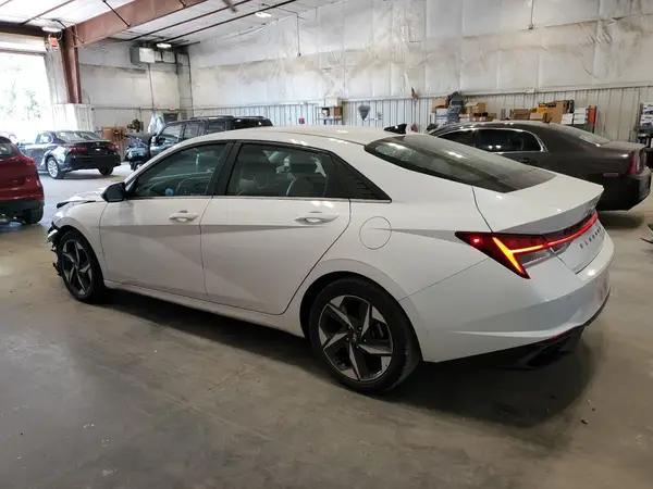 5NPLP4AG2NH072257 2022 HYUNDAI ELANTRA - Image 2