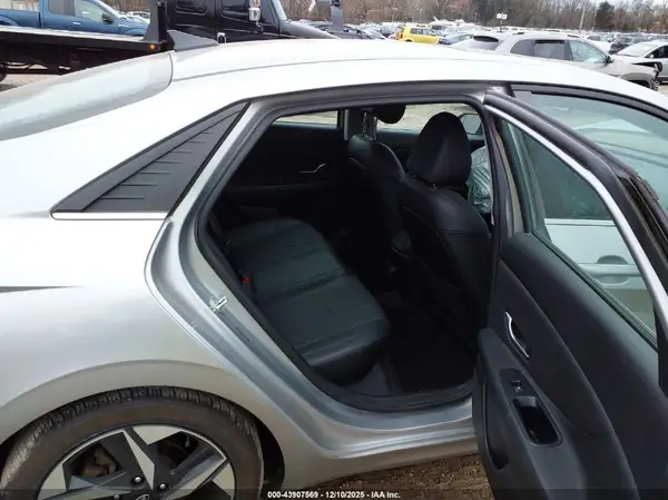 5NPLP4AG7MH026146 2021 HYUNDAI ELANTRA - Image 8