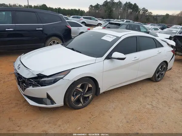 5NPLP4AG8NH072330 2022 HYUNDAI ELANTRA - Image 2