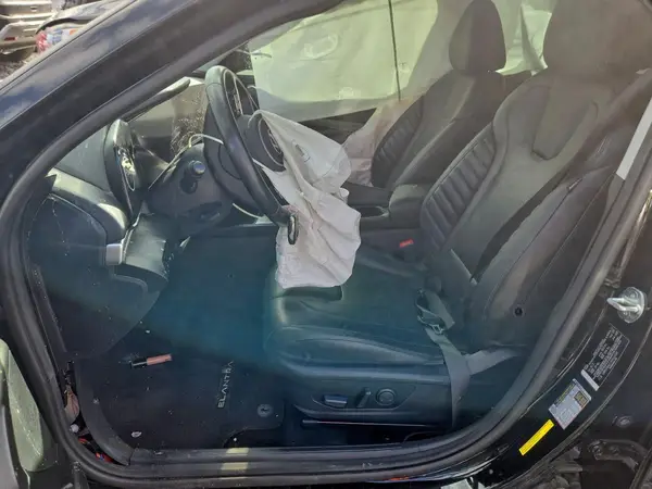 2022 HYUNDAI ELANTRA auction photo 7