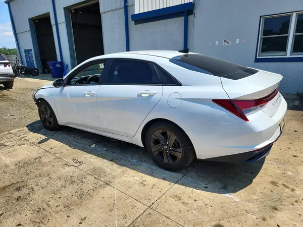 5NPLS4AG0NH055102 2022 HYUNDAI ELANTRA - Image 2