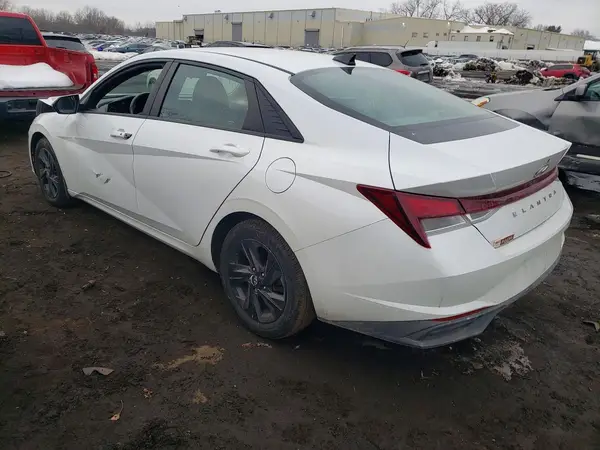 5NPLS4AG0NH056587 2022 HYUNDAI ELANTRA - Image 2