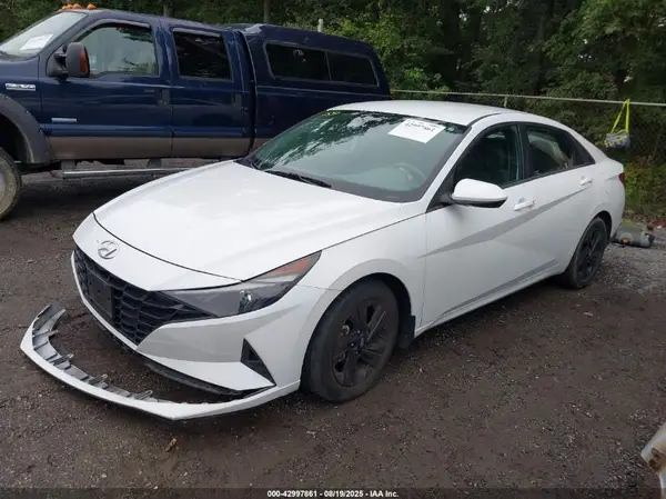5NPLS4AG0NH061353 2022 HYUNDAI ELANTRA - Image 2