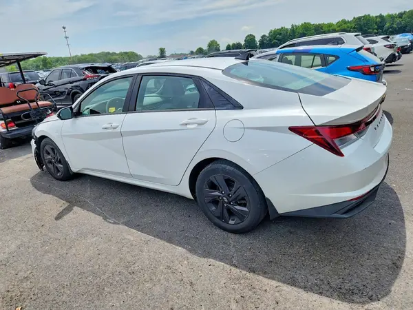 5NPLS4AG0NH064740 2022 HYUNDAI ELANTRA - Image 2