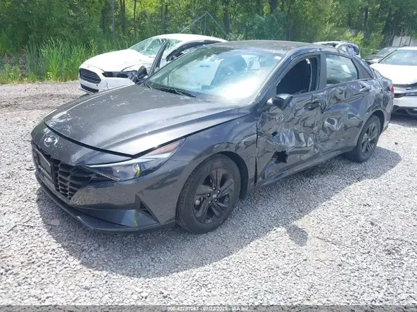 5NPLS4AG0NH065645 2022 HYUNDAI ELANTRA - Image 2