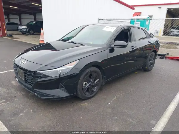5NPLS4AG0NH066049 2022 HYUNDAI ELANTRA - Image 2
