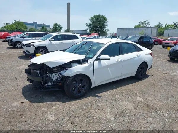 5NPLS4AG0NH077939 2022 HYUNDAI ELANTRA - Image 2