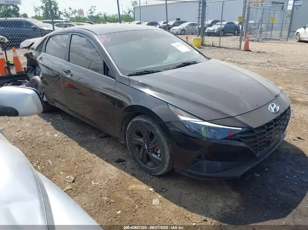 5NPLS4AG1NH060647 2022 HYUNDAI ELANTRA - Image 1