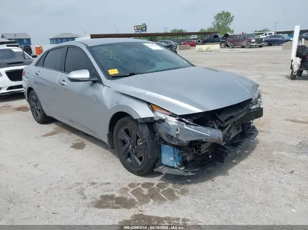 5NPLS4AG1NH061149 2022 HYUNDAI ELANTRA - Image 1
