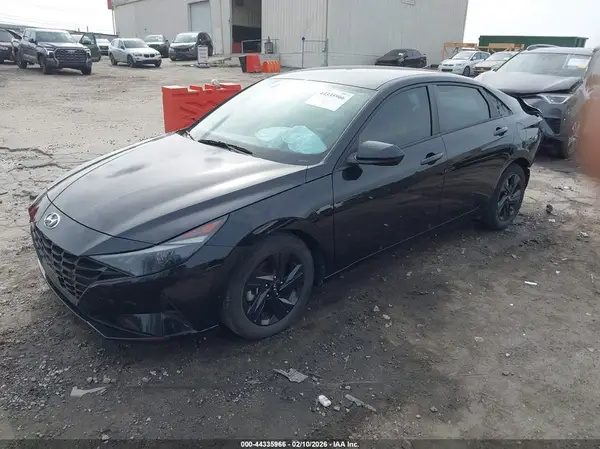 5NPLS4AG1NH071115 2022 HYUNDAI ELANTRA - Image 2
