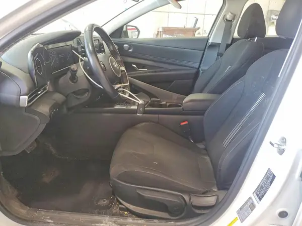 2022 HYUNDAI ELANTRA auction photo 7