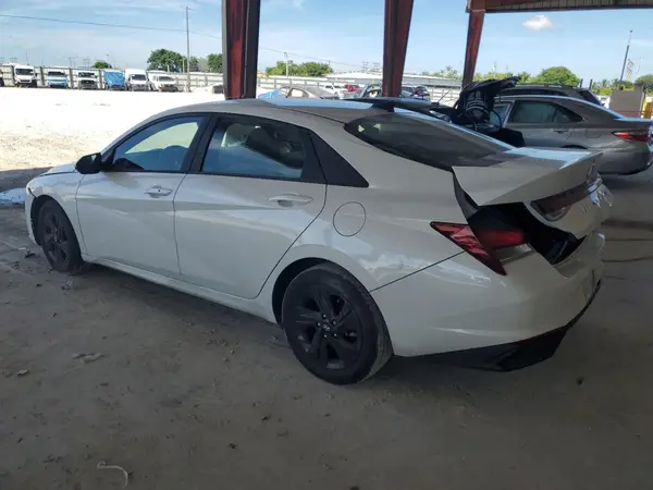 5NPLS4AG1NH077948 2022 HYUNDAI ELANTRA - Image 2