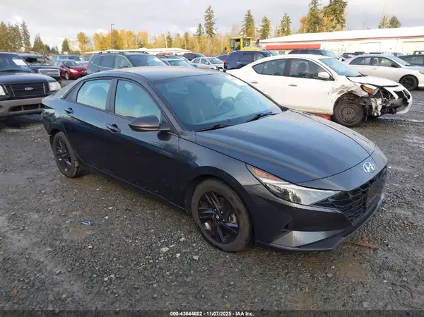 5NPLS4AG1NH085371 2022 HYUNDAI ELANTRA - Image 1