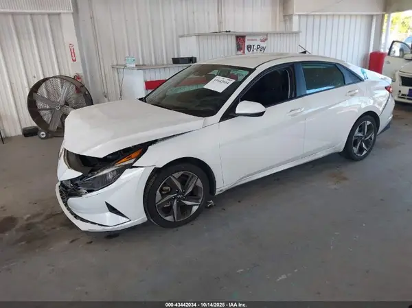 5NPLS4AG1PH097880 2023 HYUNDAI ELANTRA - Image 2