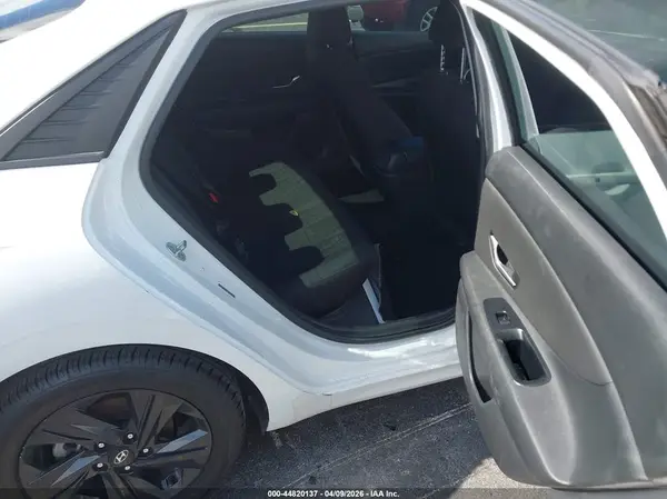 5NPLS4AG2MH022861 2021 HYUNDAI ELANTRA - Image 8