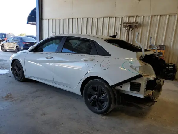 5NPLS4AG2MH040387 2021 HYUNDAI ELANTRA - Image 2