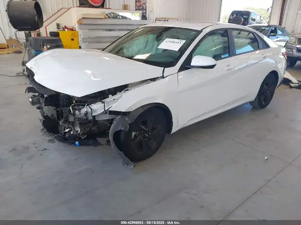 5NPLS4AG2NH054422 2022 HYUNDAI ELANTRA - Image 2