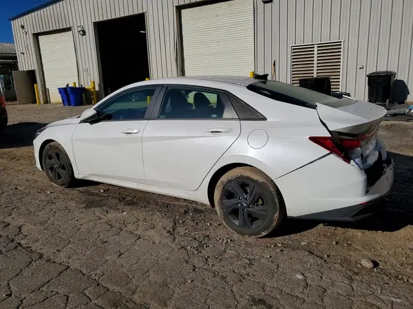 5NPLS4AG2NH073942 2022 HYUNDAI ELANTRA - Image 2