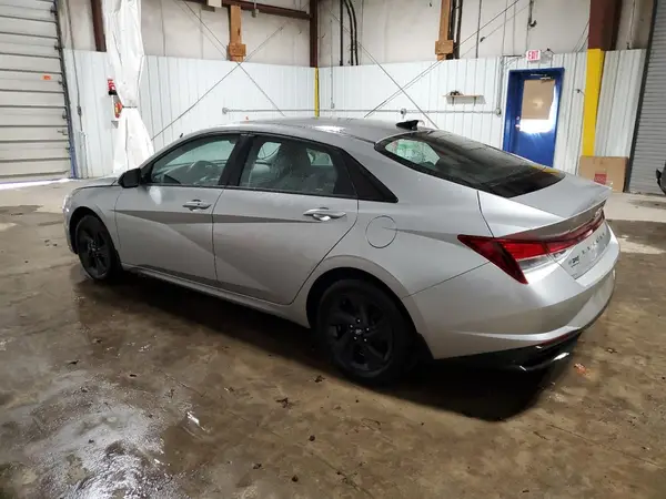 5NPLS4AG2NH083628 2022 HYUNDAI ELANTRA - Image 2