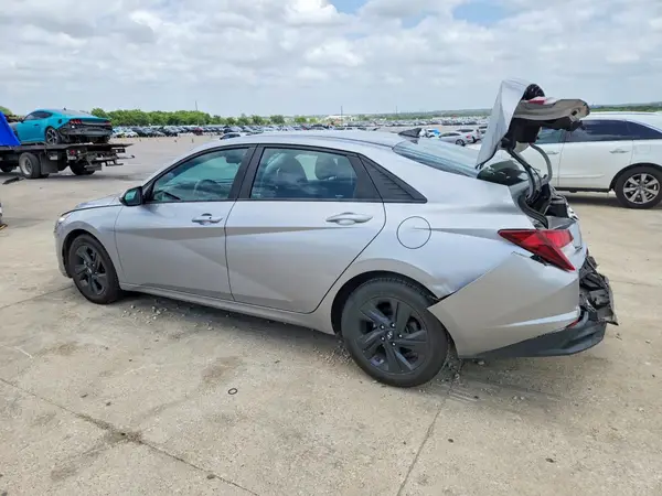5NPLS4AG3NH056325 2025 HYUNDAI ELANTRA - Image 2