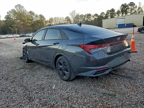5NPLS4AG3NH056339 2022 HYUNDAI ELANTRA - Image 2