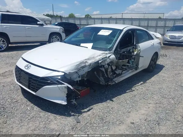 5NPLS4AG3NH076977 2022 HYUNDAI ELANTRA - Image 2