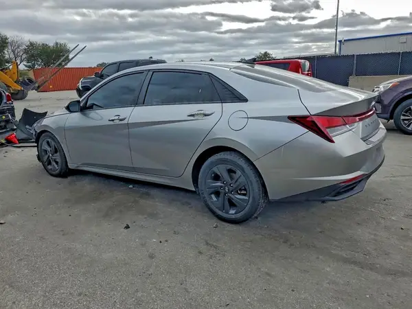 5NPLS4AG3NH084304 2022 HYUNDAI ELANTRA - Image 2