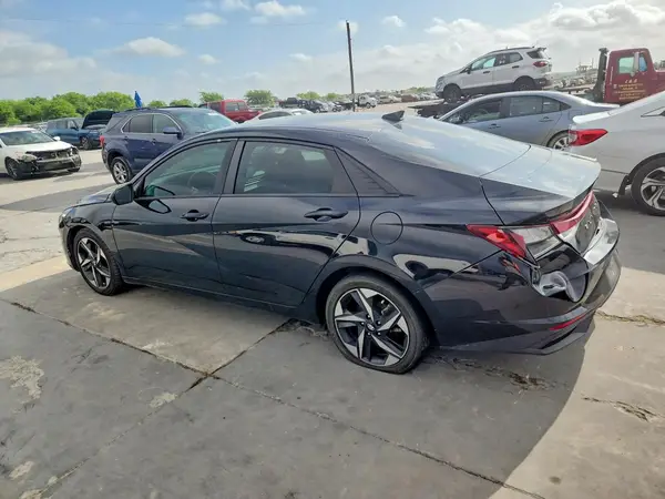 5NPLS4AG3PH113528 2023 HYUNDAI ELANTRA - Image 2