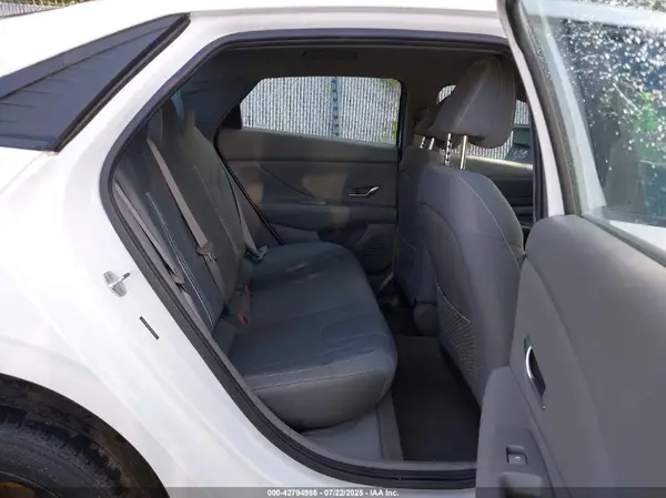 5NPLS4AG4NH054812 2022 HYUNDAI ELANTRA - Image 8